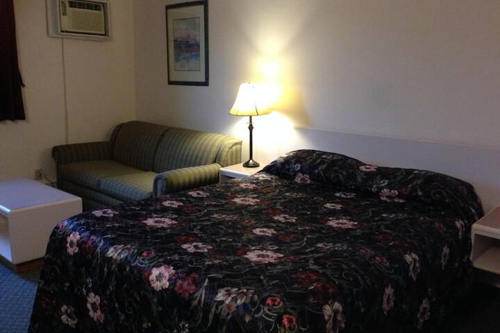 Room 16 of 40