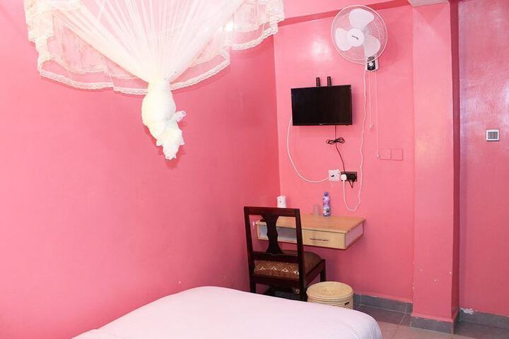 Room 6 of 26