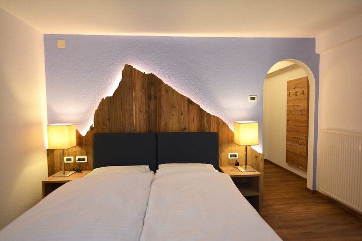 Room 6 of 40