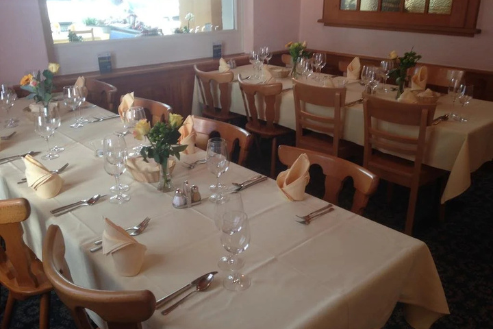 Dining 17 of 20