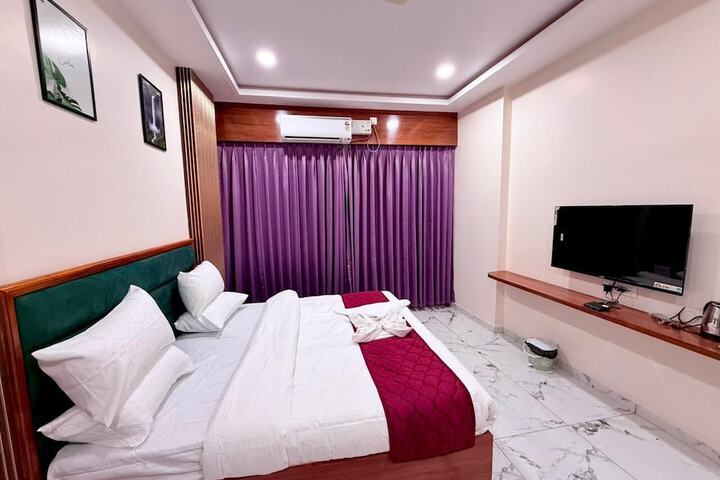Room 2 of 11