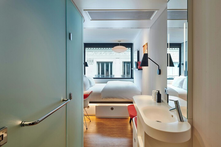 Room 18 of 59