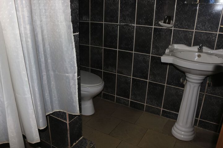 Room 12 of 29