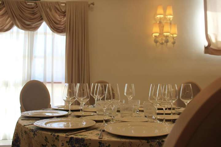 Dining 36 of 61