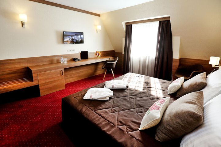 Room 5 of 64