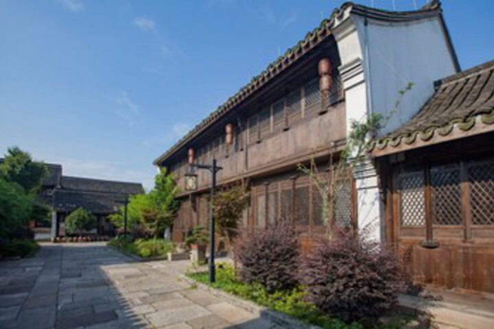 Hotel Exterior 6 of 63