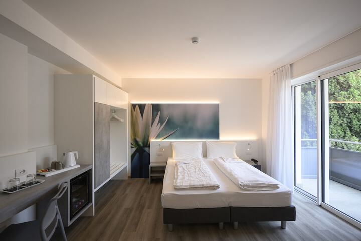 Room 12 of 71