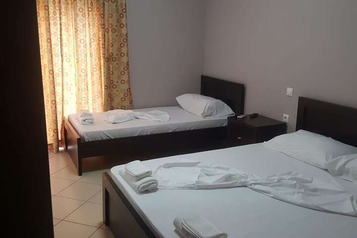 Room 6 of 51
