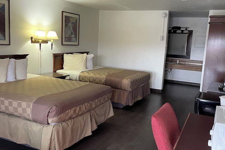 Room 8 of 20