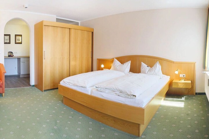 Room 3 of 56