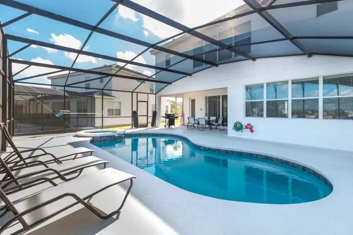 Pool 12 of 20