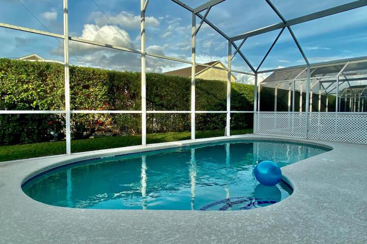 Grand Luxury Pool Home near Disney &  Universal in Orlando, FL