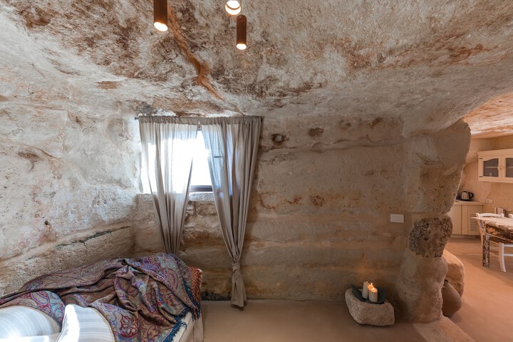 Room 17 of 44