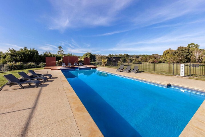 Hotel Pool