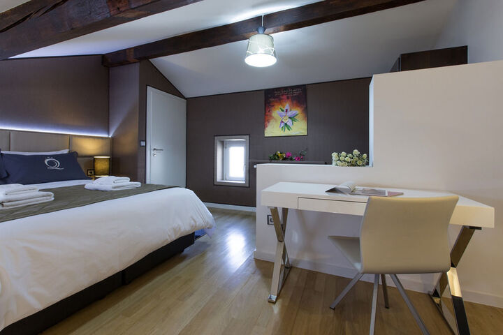 Room 3 of 82