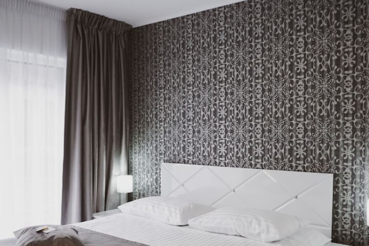 Room 18 of 132