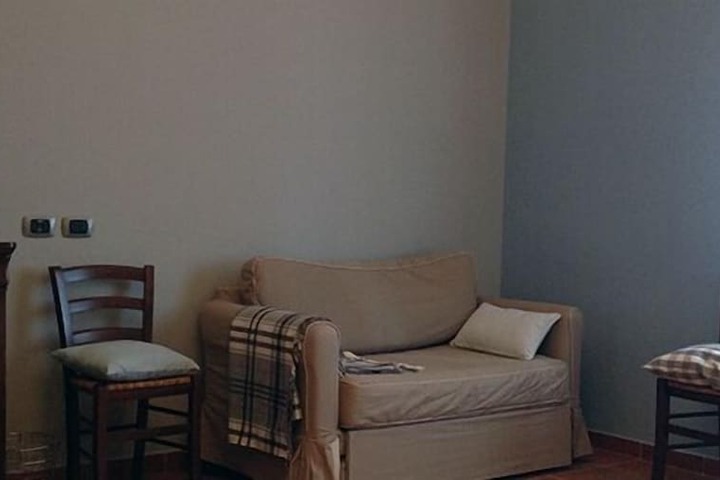 Room 11 of 32