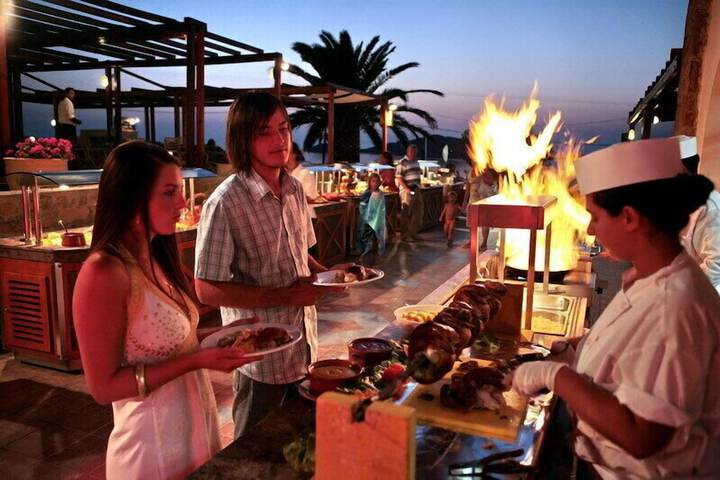Dining 60 of 78