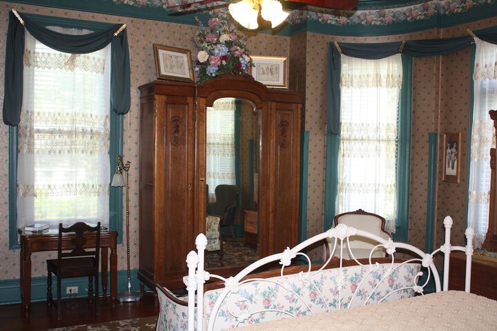 Room 16 of 52