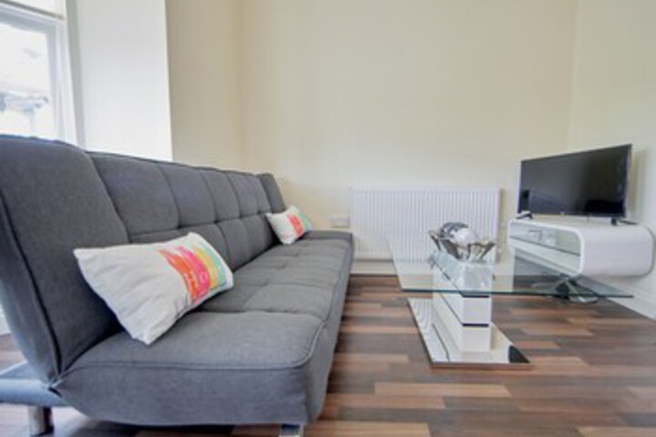 Room 27 of 32