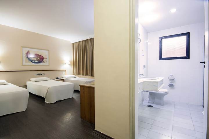 Room 15 of 60