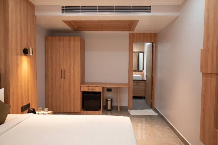 Room 7 of 56
