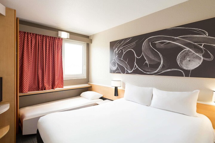 Room 22 of 103