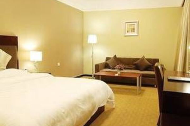 Room 14 of 15