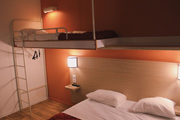 Room 4 of 34
