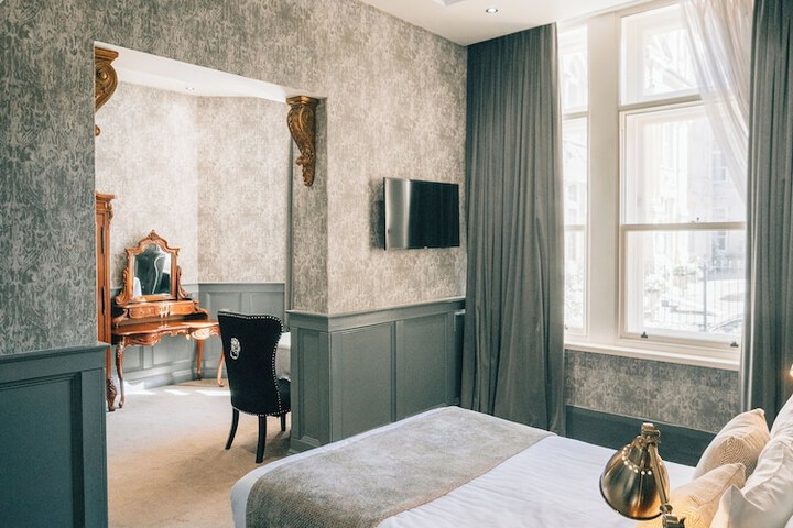 Room 25 of 36