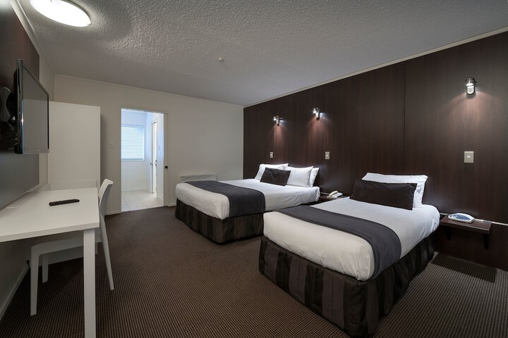 Room 3 of 16