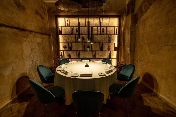 Dining 34 of 46