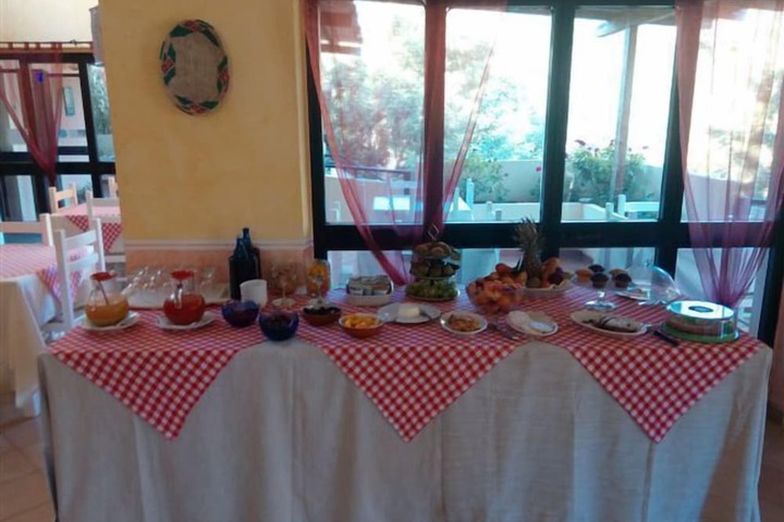 Breakfast/Coffee Service 9 of 27