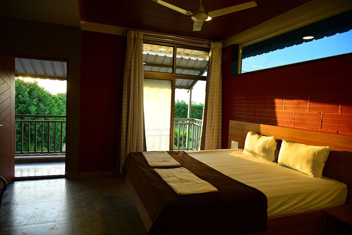 Room 9 of 40