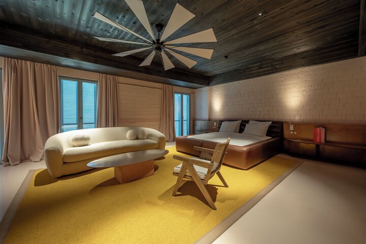 Room 33 of 70
