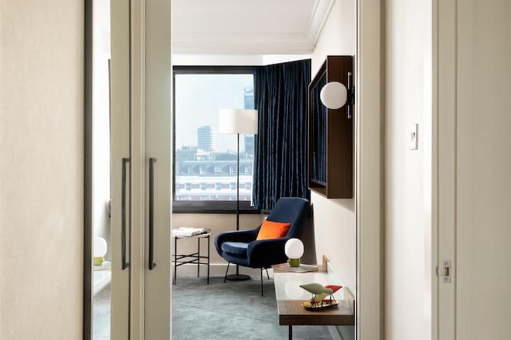 Room 73 of 131
