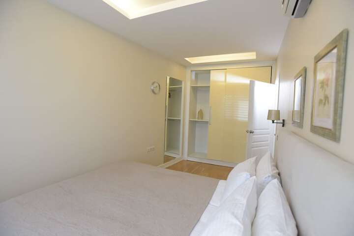 Room 13 of 46