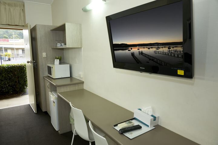 Room 10 of 33