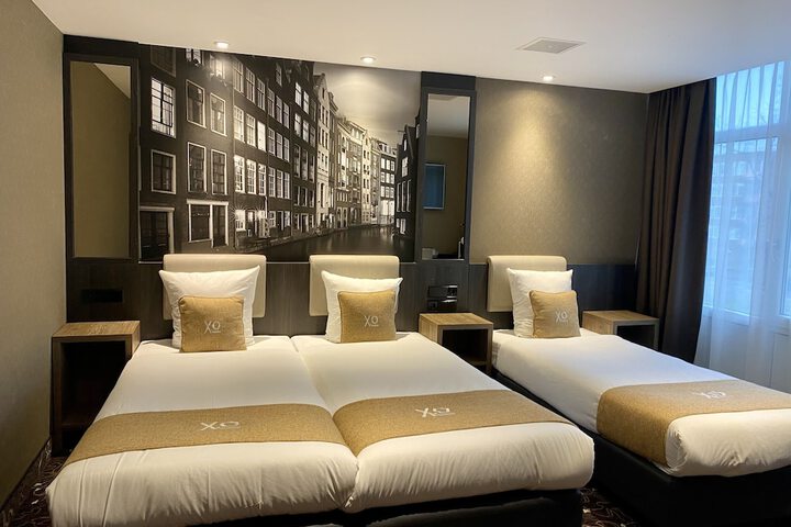 Room 10 of 48