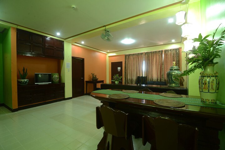 Dining Photos