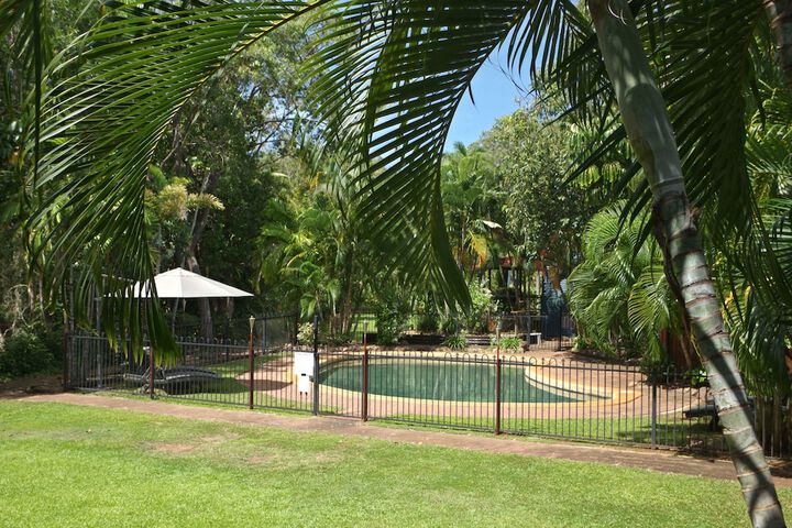 Pool 10 of 19