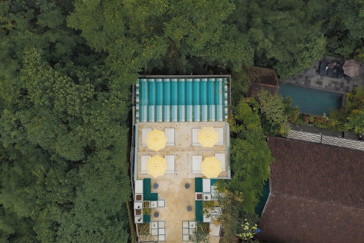 Pool 32 of 44