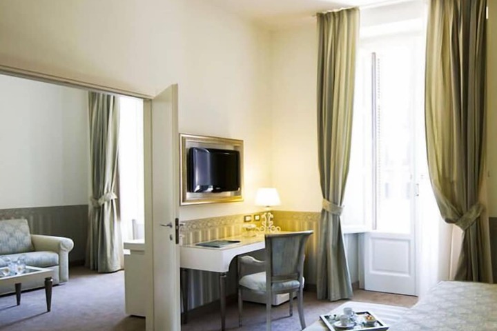 Room 8 of 41