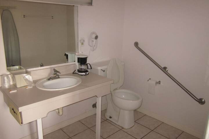 Room 15 of 21