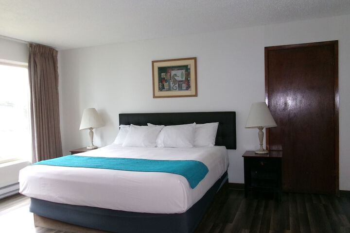 Room 16 of 165