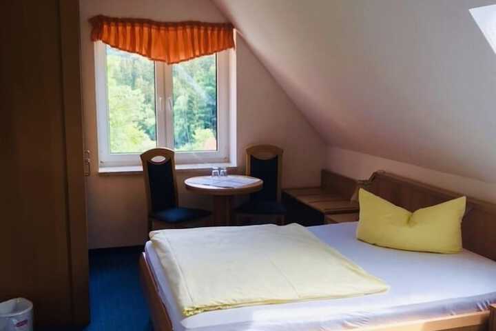 Room 2 of 2