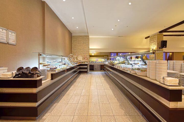 Dining 44 of 79