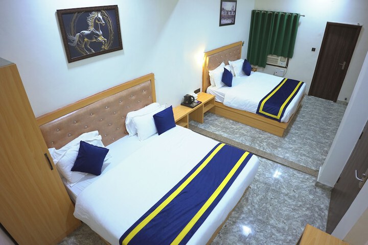 Room 12 of 24