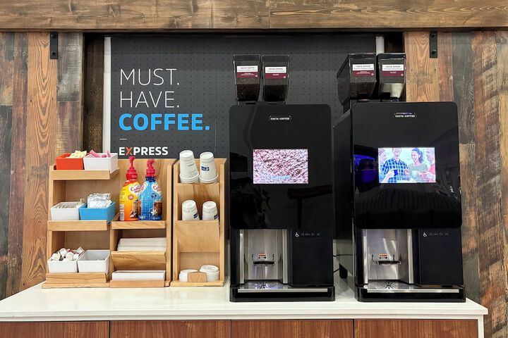 Breakfast/Coffee Service 31 of 47