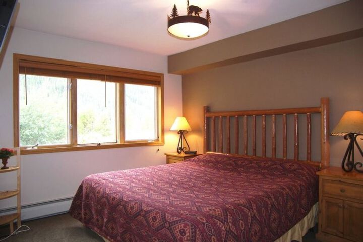 Room 6 of 25